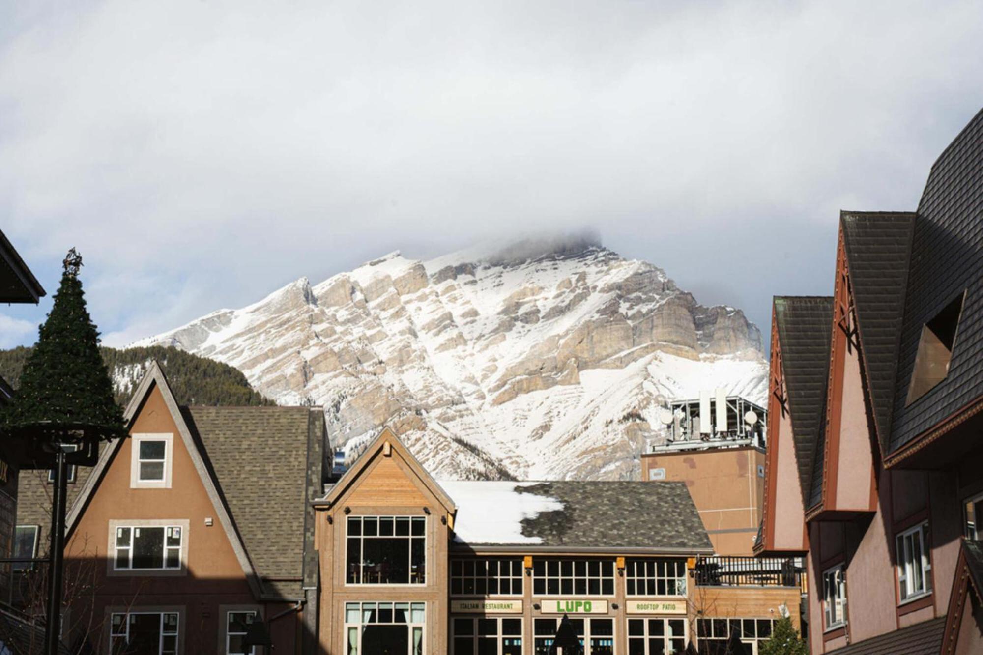 Basecamp Suites Banff Kültér fotó